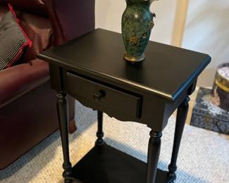 Accent table
