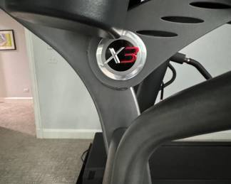 Life Fitness X3 Advanced Elliptical Trainer. Photo 4 of 5.
