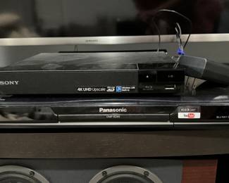 Sony 4K UHD Upscale BlueRay 3D Player with Cable.