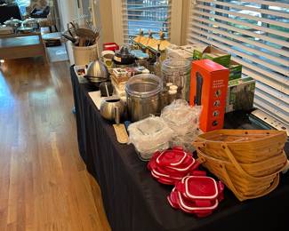 Lots of smalls that are available when you come to shop!