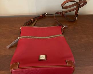 T190 - $30 - Dooney & Bourke