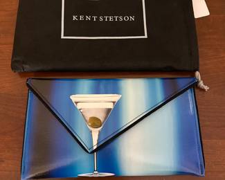 T200 - $50 Kent Stetson Martini Handbag with dust cover. Looks brand new. 