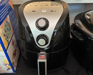 T132 - $30 Insignia Air Fryer