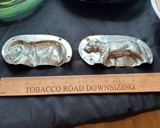 T151 - $30 Tiger Chocolate Mold. 