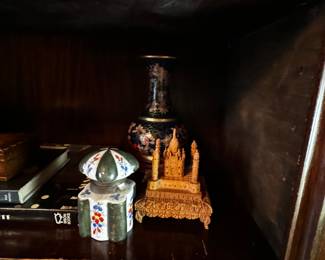 Proceilan & Wood Figurines 