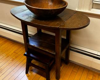 Drop-leaf Table 