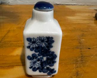 Snuff bottle 