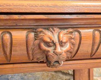 lion tiered table