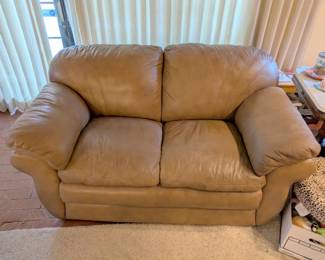 leather love seat 