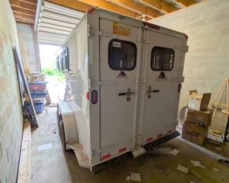 horse trailer 