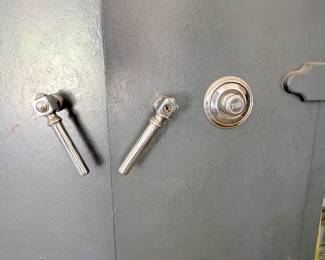 safe vault 