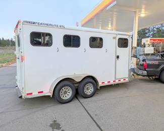 Featherlite horse trailer 