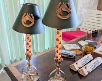 horseshoe lamp
