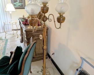 antqiue floor lamp 