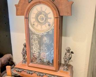 clock antique 