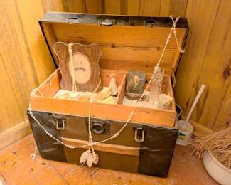 trunk with vintage antiques 