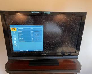 Sony 40" Bravia TV LCD 2008   $ 95.00   