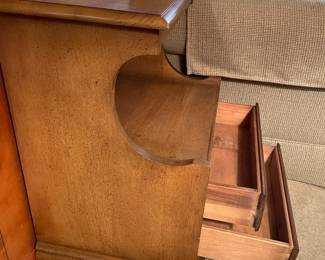 Norris of Richmond (2) night stands 20"w 17"d 27"t  $150.00 pair