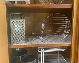 Graters, sifters, plate holders, wire racks and bowl