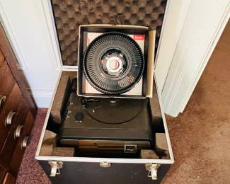 Slide projector