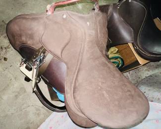 Saddle