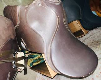 Equestrian saddle
