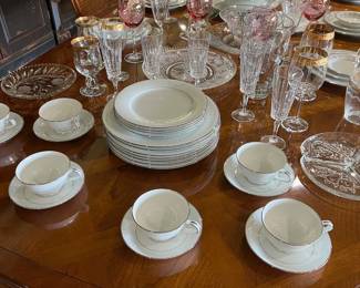 Noritake "Buckingham" china set, various crystal pieces