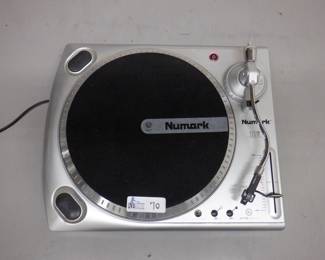 NUMARK TURNTABLE TT USB