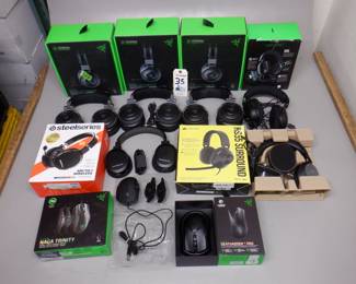 LOT OF  GAMING ACCESSORIES INCLUDING RAZER NARI ULTIMATE, NAGA TRINITY, DEATHHADDER PRO AND MORE IN ORIGINAL BOXES