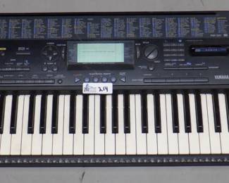 YAMAHA PSR-320 KEYBOARD NO PS