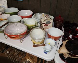 lots of vinatge pyrex