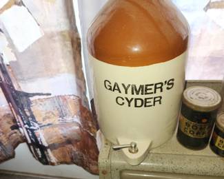 Gamers Cider Crock Dispenser