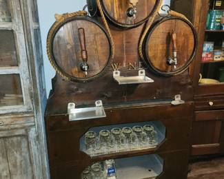 Wine Barrel dispenser