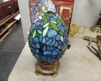 Dale Tiffany Stain glass lamp.