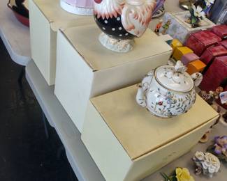 Lenox tea pots in box