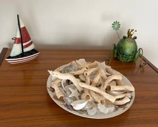 Dresser Chest, Decor