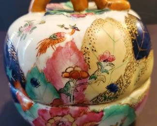 Antique Tobacco Leaf lidded bowl