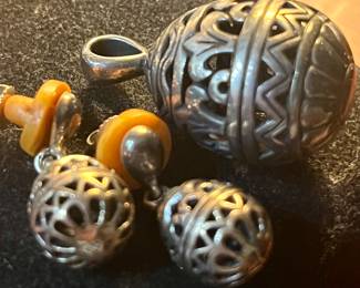 Old sterling James Avery pendant and earrings…rare