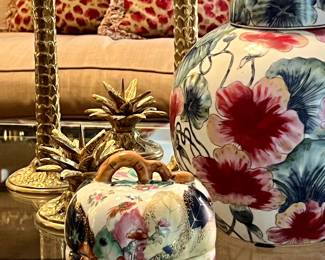 Gorgeous porcelains!