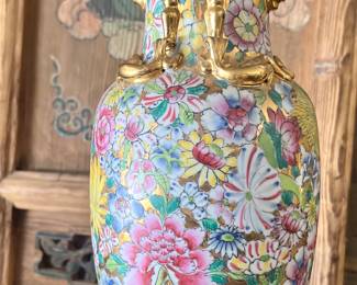 A gold dragon patterned million flowers vase in mint condition…a stunning piece of porcelain circa 1890-1910
