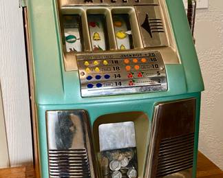 Very NICE 1930's ( 1933 believed ) working Mills High Top Slot Machine.