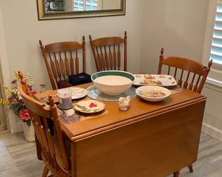 Nice Sized drop leaf Dining table that folds down for a couple.