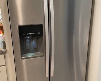 Very CLEAN Whirlpool Stainless Refrigerator. 