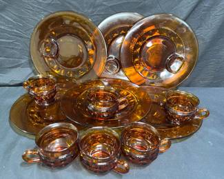 6 Kings Crown Thumbprint Snack Plates & Cups