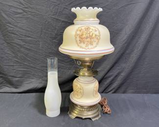 VTG 1978 Quoizel Hurricane Lamp Yellow Roses