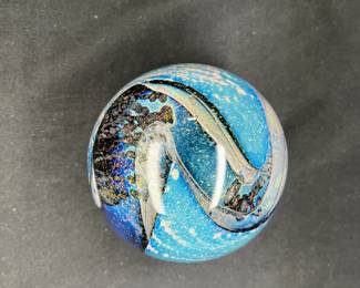 1985 Signed Robert Eickholt Glass Paperweight
