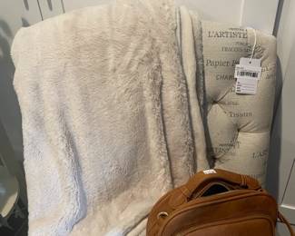 Pier 1 Josette French Chair (A), Unhide faux fur blanket