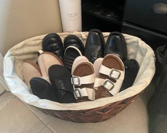 Women's shoes