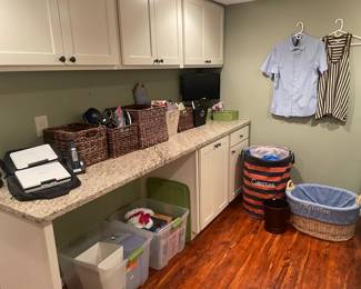 Wicker Baskets, NordicTrack massage gun, Philips Portable DVD player DCP750/37, Philips Portable DVD player PET708/37