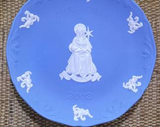 Wedgewood Blue (England) 2002 Christmas Cabinet Plate